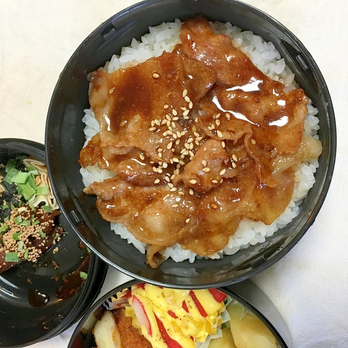 中からお肉っ 焼肉ダレでお弁当の豚こま丼 レシピ 作り方 By Kuuuma 楽天レシピ 中からお肉っ 焼肉ダレでお弁当の豚こま丼 レシピ 作り方 By Kuuuma 楽天レシピ